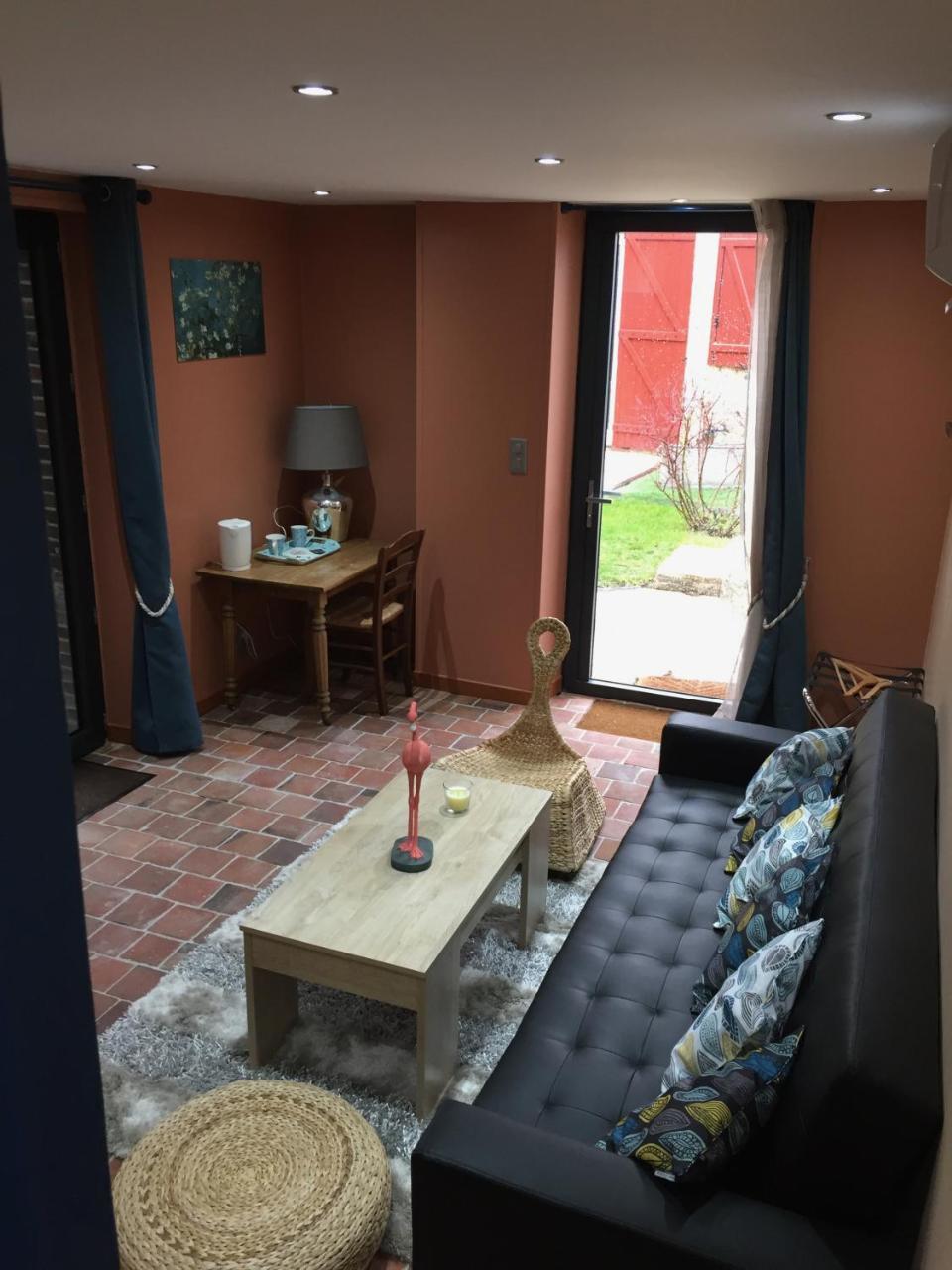 Bed and Breakfast Le Rouge & Blanc Saint-Maurice-le-Vieil Exteriér fotografie